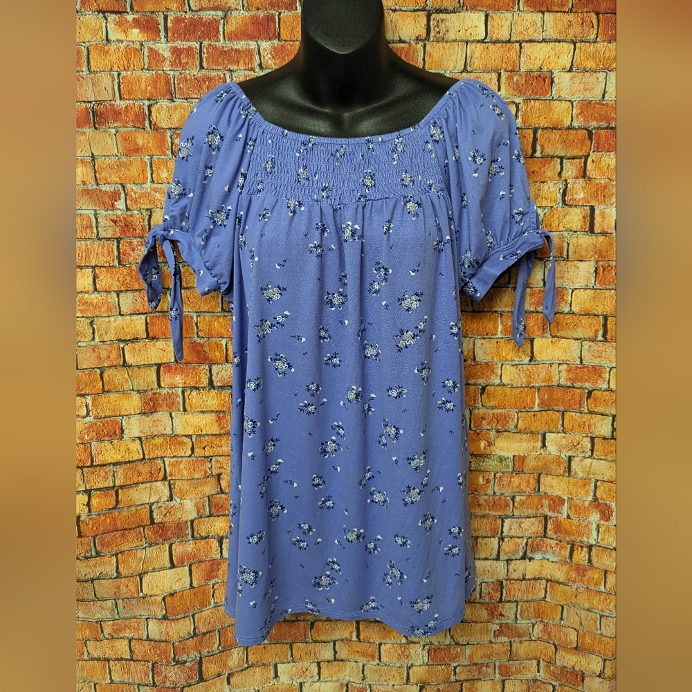 Lily Morgan Blue Floral Short Sleeve Top Tie Sleeves With Smocking Size Large